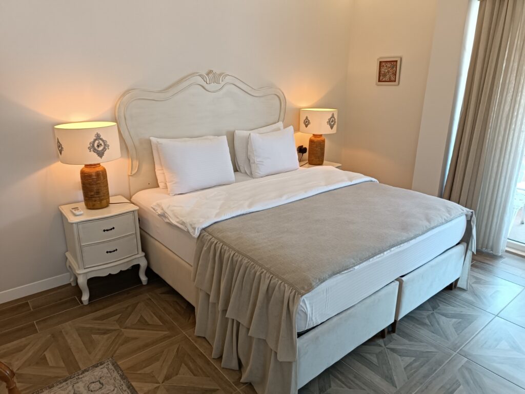 WhatsApp Image 2025-10-05 at 17.03.04